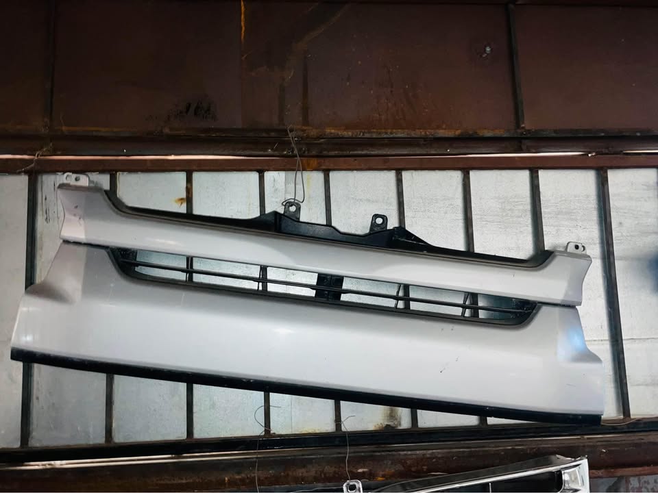 Toyota Quantum grille - Private Seller Toyota Quantum grille - Private Seller