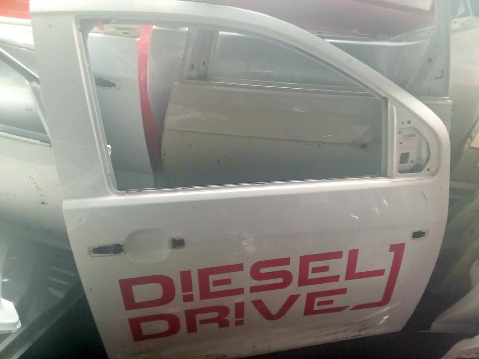 ISUZU DMAX X RIDER DOOR RIGHT SIDE FRONT with indicator - Private Seller ISUZU DMAX X RIDER DOOR RIGHT SIDE FRONT with indicator - Private Seller