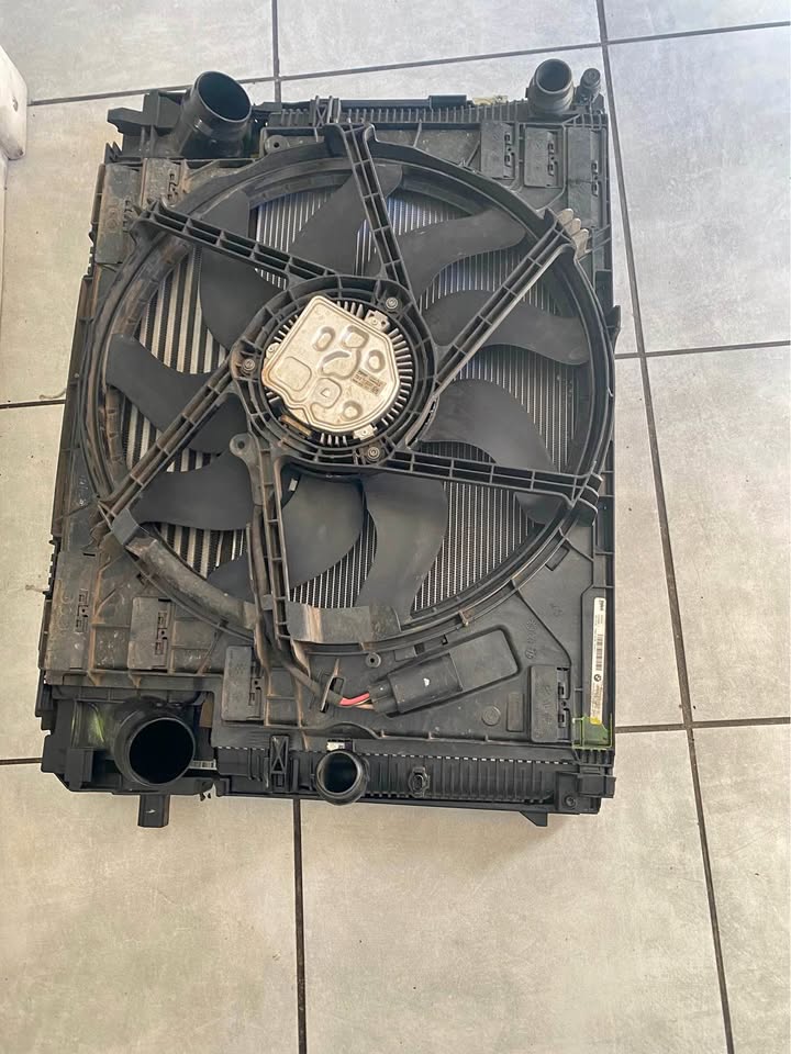 BMW G20 radiator set complete - Private Seller BMW G20 radiator set complete - Private Seller