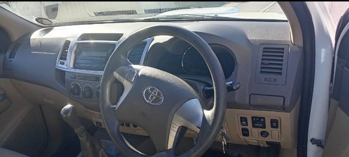Toyota Fortuner 3.0 d4d 4x2 manual 7 seater2012 model very good condition