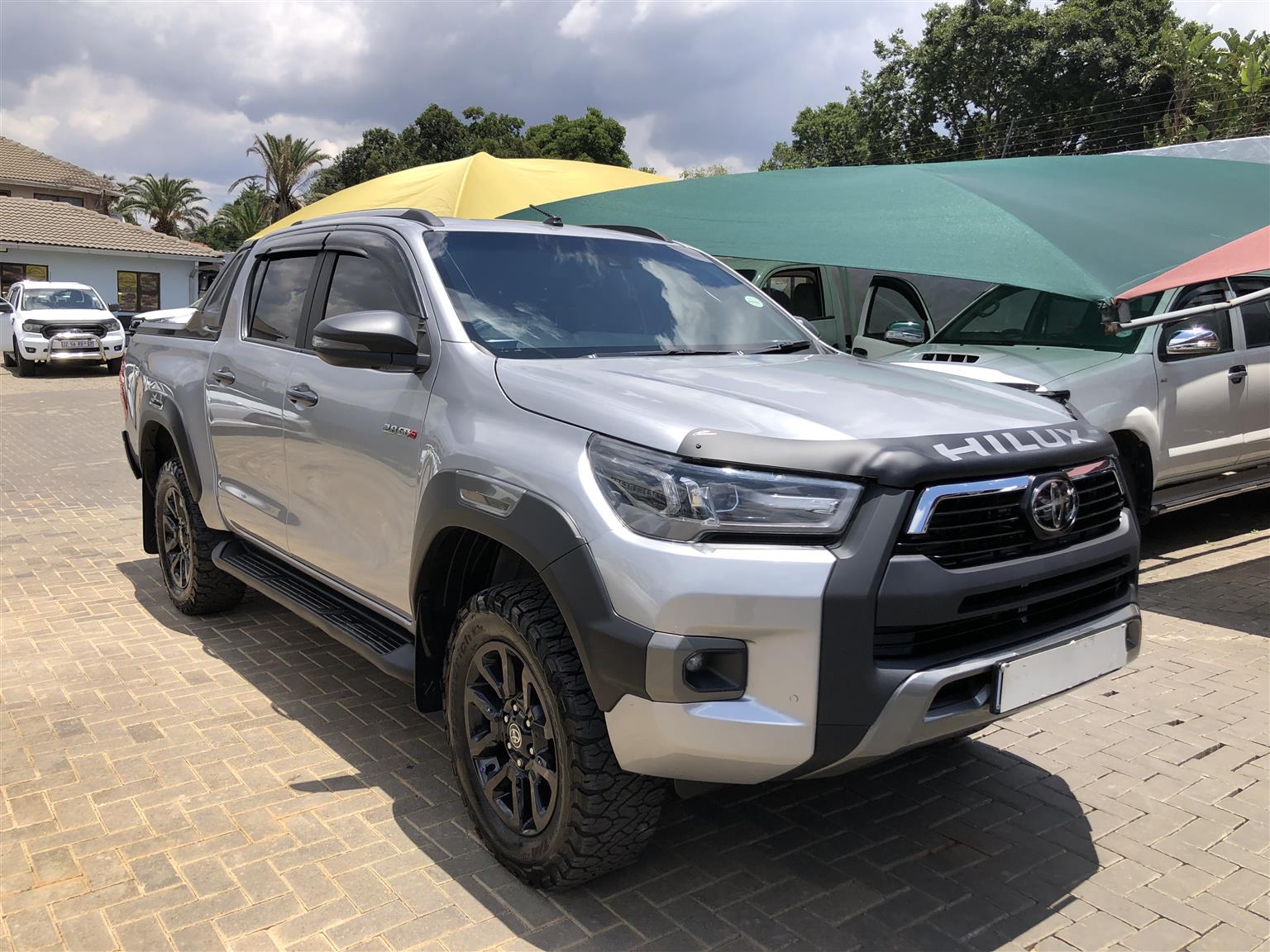 Used 2022 Toyota Hilux 2.8GD-6 double cab 4x4 Legend manual - Private Seller Used 2022 Toyota Hilux 2.8GD-6 double cab 4x4 Legend manual - Private Seller