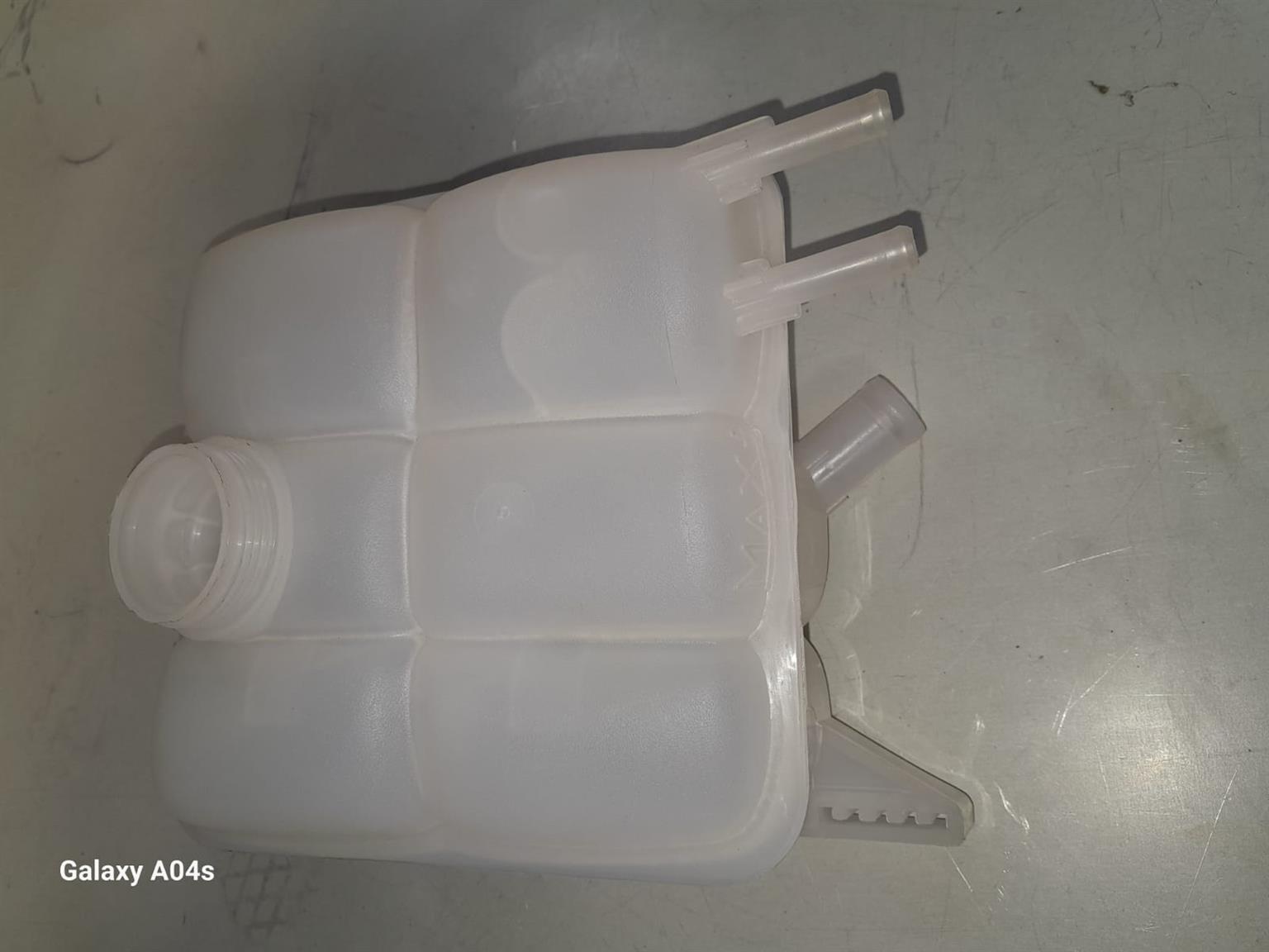 VOLVO S40 2.4L & FORD FOCUS EXPANSION TANK FOR SALE - Private Seller