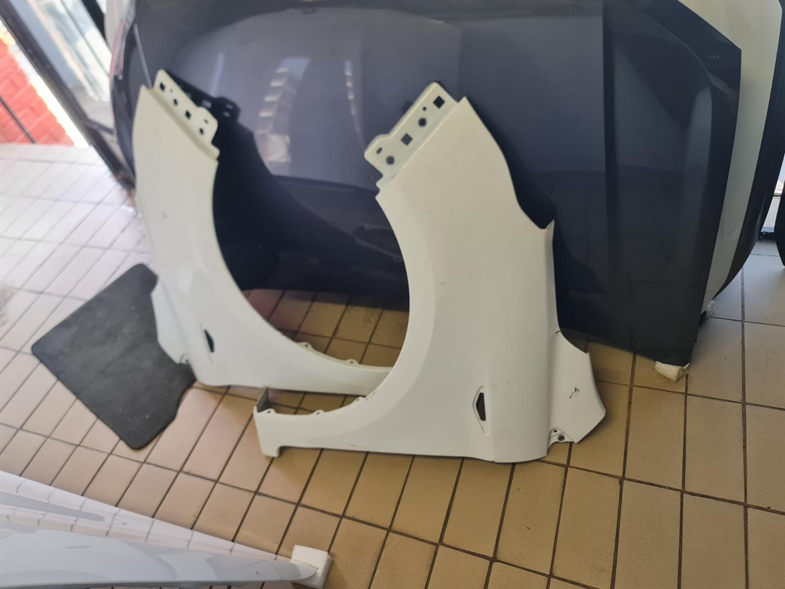 2019 FORD FIGO WHITE FENDERS LEFT AND RIGHT AVAILABLE FOR SALE - Private Seller 2019 FORD FIGO WHITE FENDERS LEFT AND RIGHT AVAILABLE FOR SALE - Private Seller