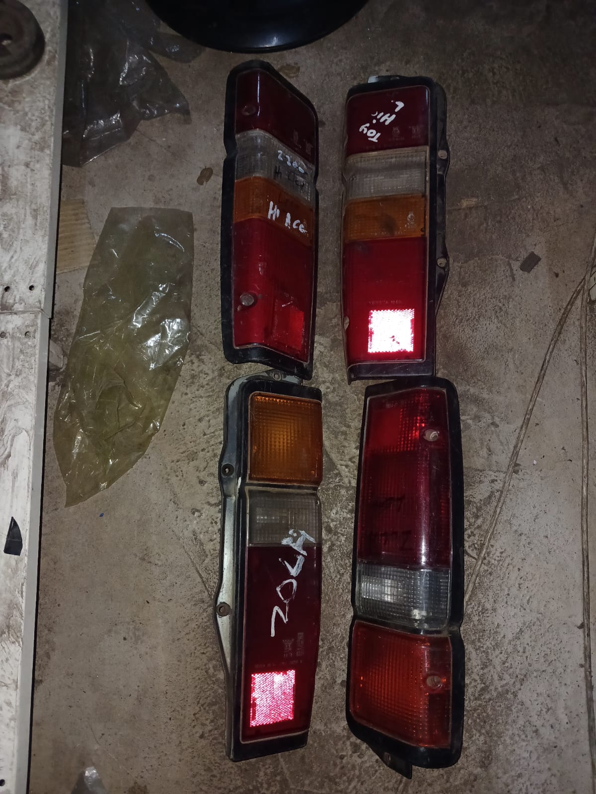 TOYOTA HILUX TAIL LIGHTS FOR SALE - Private Seller