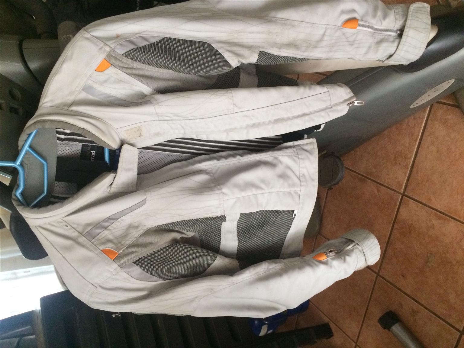 Bmw airflow outlet 4 jacket