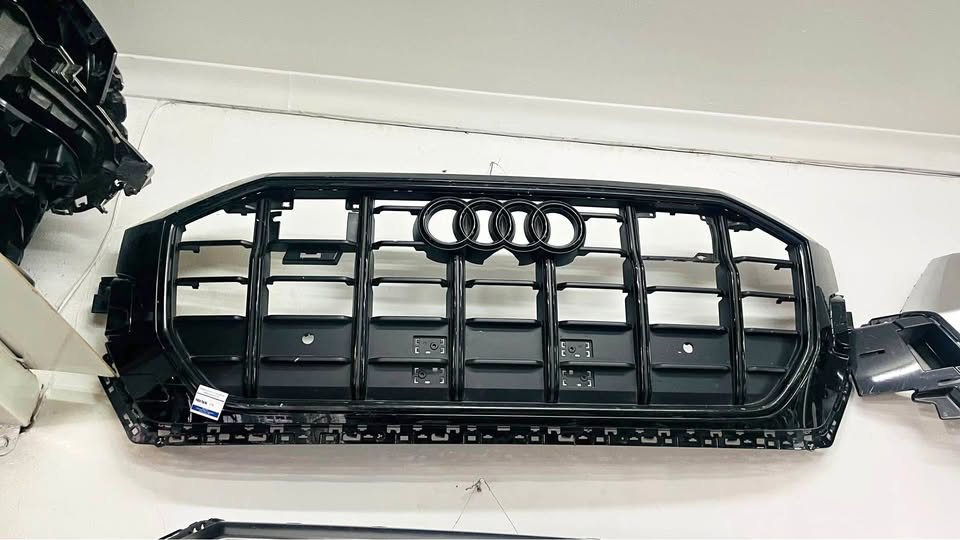 Audi SQ7 grille 2021 - Private Seller Audi SQ7 grille 2021 - Private Seller