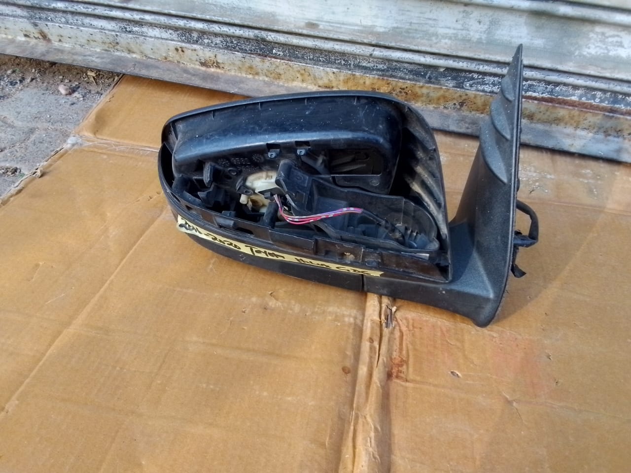 (2016-2020) TOYOTA HILUX GD6 LEFT SIDE MIRROR FOR SALE - Private Seller