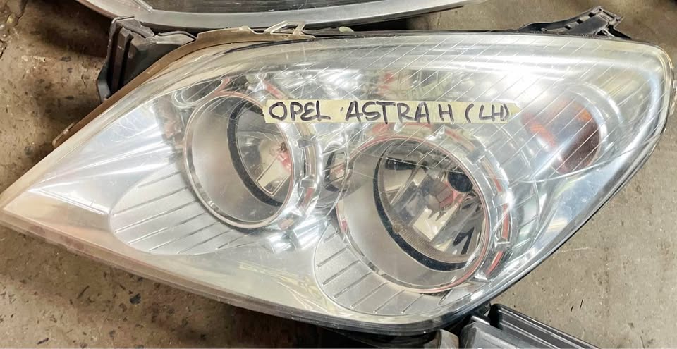 Opel Astra H headlight - Private Seller Opel Astra H headlight - Private Seller