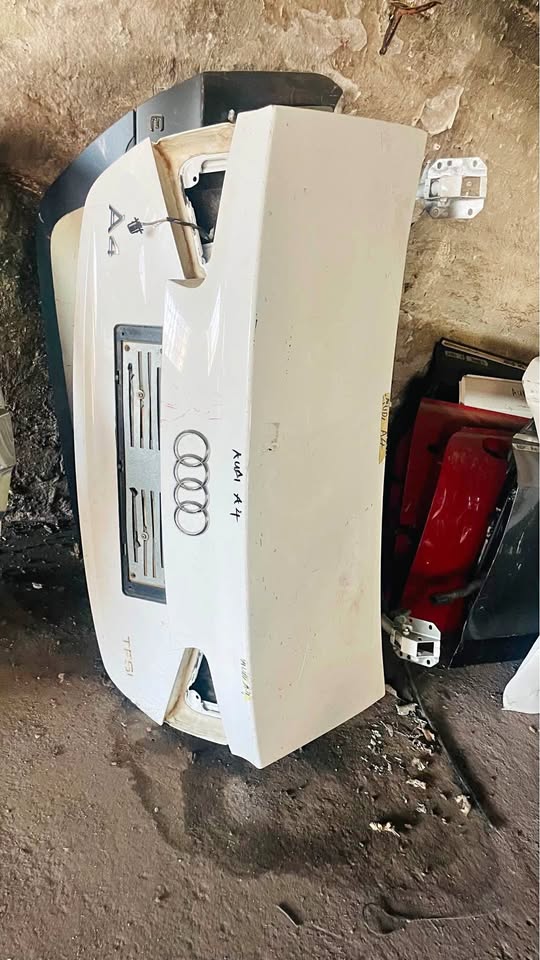 Audi A4 bootlid - Private Seller Audi A4 bootlid - Private Seller