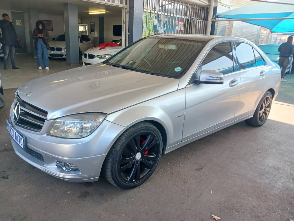2011 MECEDES BENZ C180 CGi Transmission: Automatic Mileage: 148000km Fueltype: Petrol Silver