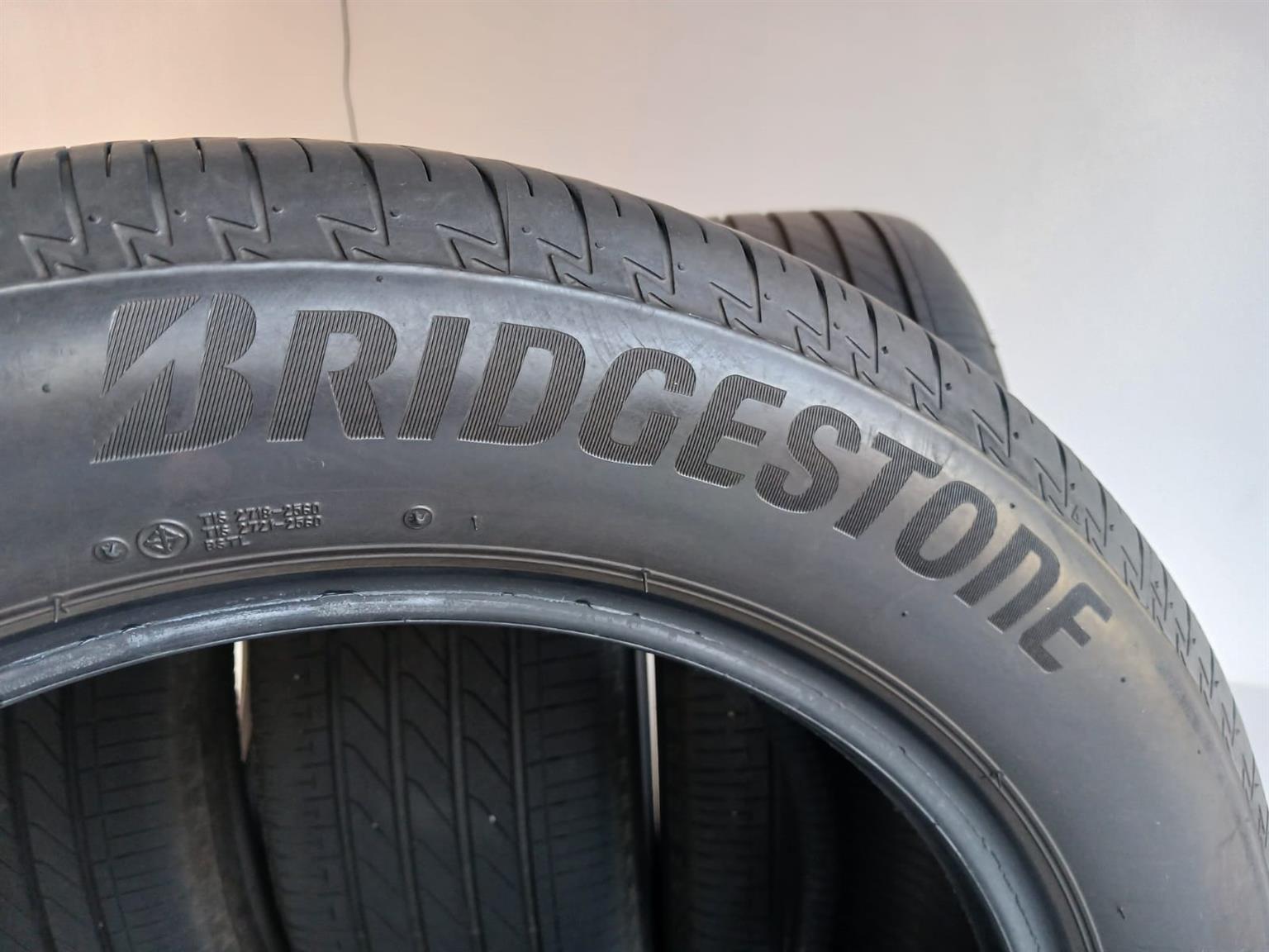 Bridgestone Tyres 215/55R17 in excellent condition - Private Seller