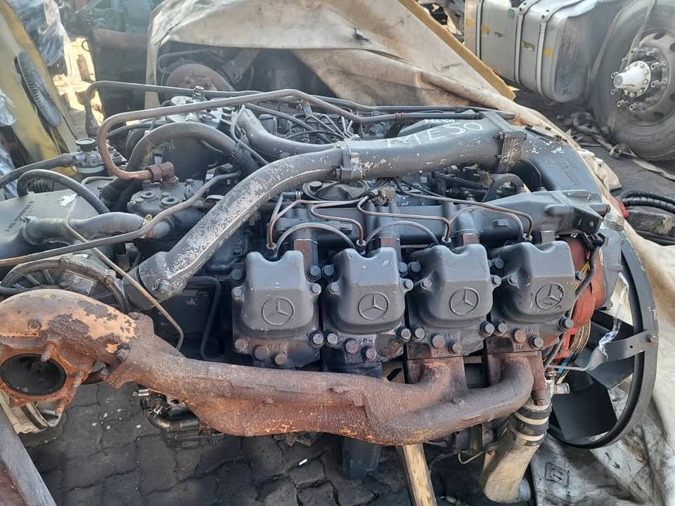 MERCEDES BENZ 442 ENGINE .COMPLETE.  PLUG AND PLAY