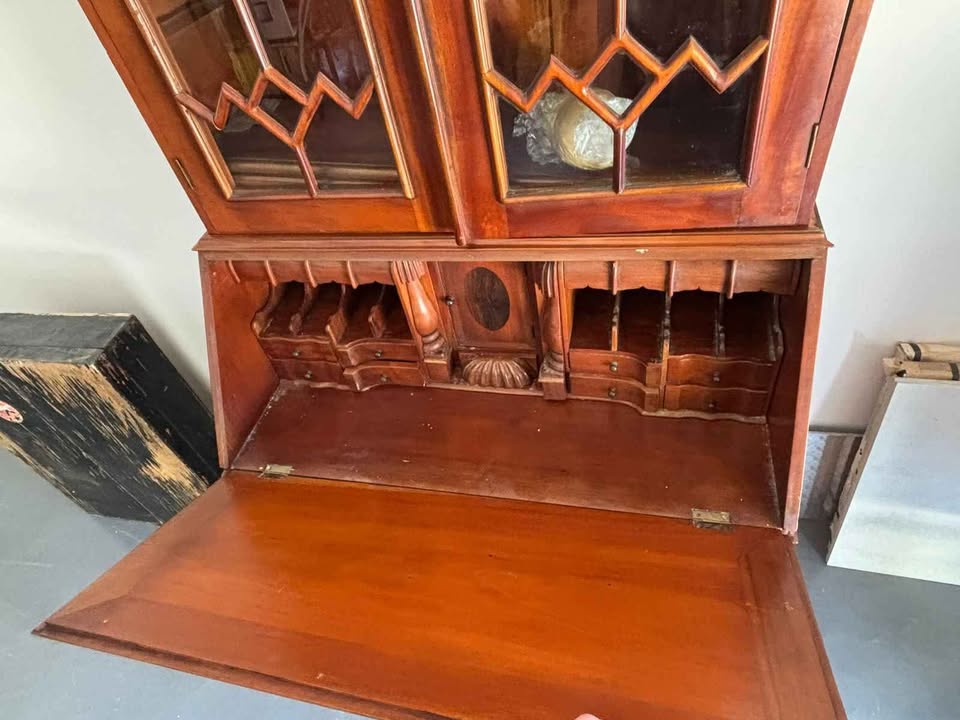 Antieke Skrywerskas (Antique Writer's Cabinet)