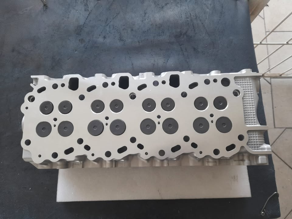 Toyota 2.5D4D (2kd) fortuner/hilux/quantum cylinder head - Private Seller
