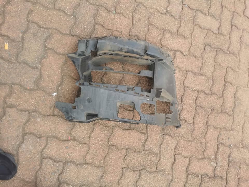 BMW G30 right bumper bracket - Private Seller BMW G30 right bumper bracket - Private Seller