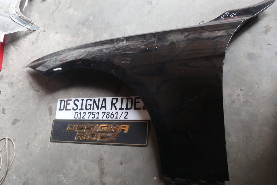 BMW F30 FRONT LEFT FENDER BLACK - Private Seller BMW F30 FRONT LEFT FENDER BLACK - Private Seller