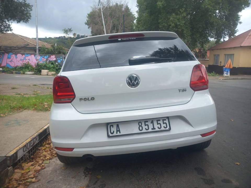 2015 VW POLO 6 Tsi Hatchback 1.2 Petrol. Manual, White Color, Mileage 84000km
