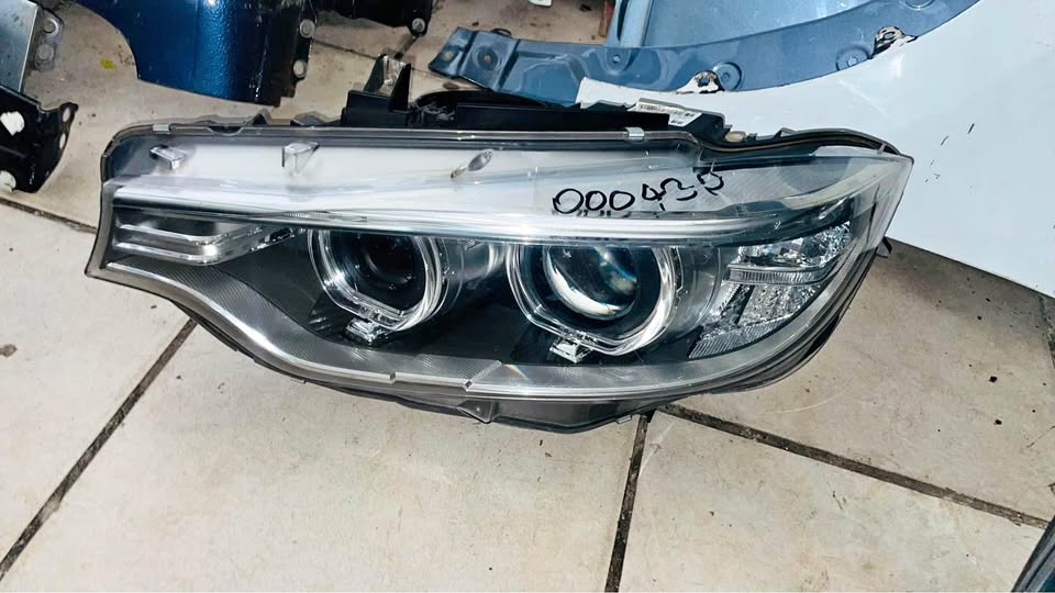BMW 4 Series F32 Headlight - Private Seller BMW 4 Series F32 Headlight - Private Seller