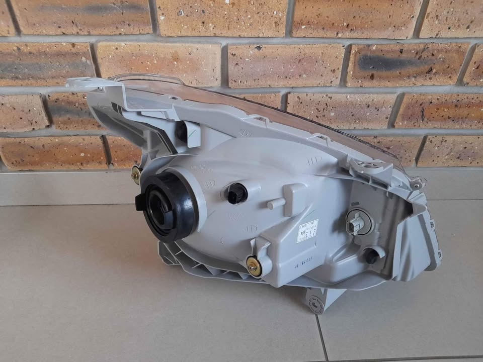 ISUZU KB250 Fleetside 2012/2015 BRAND NEW HEADLIGHTS FOR SALE
