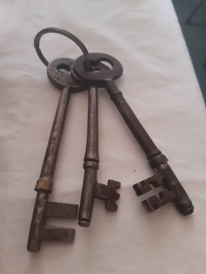 3 x antique skeleton keys made to open multipal warden locks