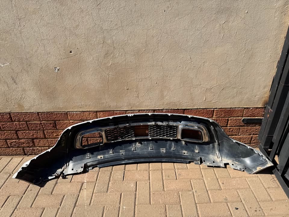 Jeep Grand Cherokee Complete Front Spoiler - Private Seller Jeep Grand Cherokee Complete Front Spoiler - Private Seller