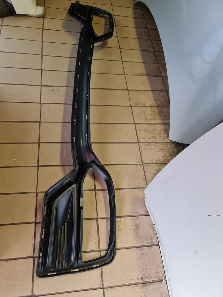 2022 RENAULT KIGER FOGLIGHT COVER FOR SALE IN IMMACULATE CONDITION - Private Seller 2022 RENAULT KIGER FOGLIGHT COVER FOR SALE IN IMMACULATE CONDITION - Private Seller