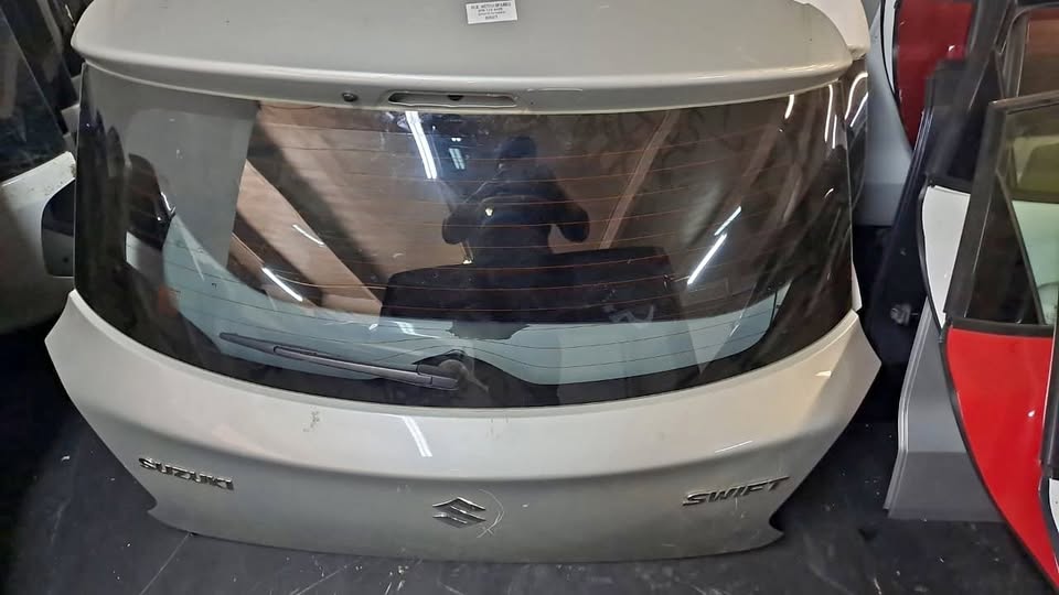 suzuki swift tail gate - Private Seller suzuki swift tail gate - Private Seller