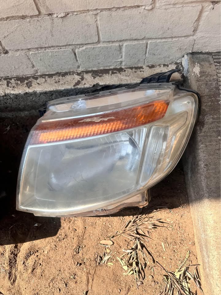 Ford Ranger T6 left headlight - Private Seller Ford Ranger T6 left headlight - Private Seller