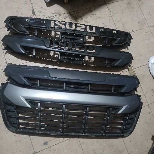 Isuzu Bakker grill - Private Seller Isuzu Bakker grill - Private Seller