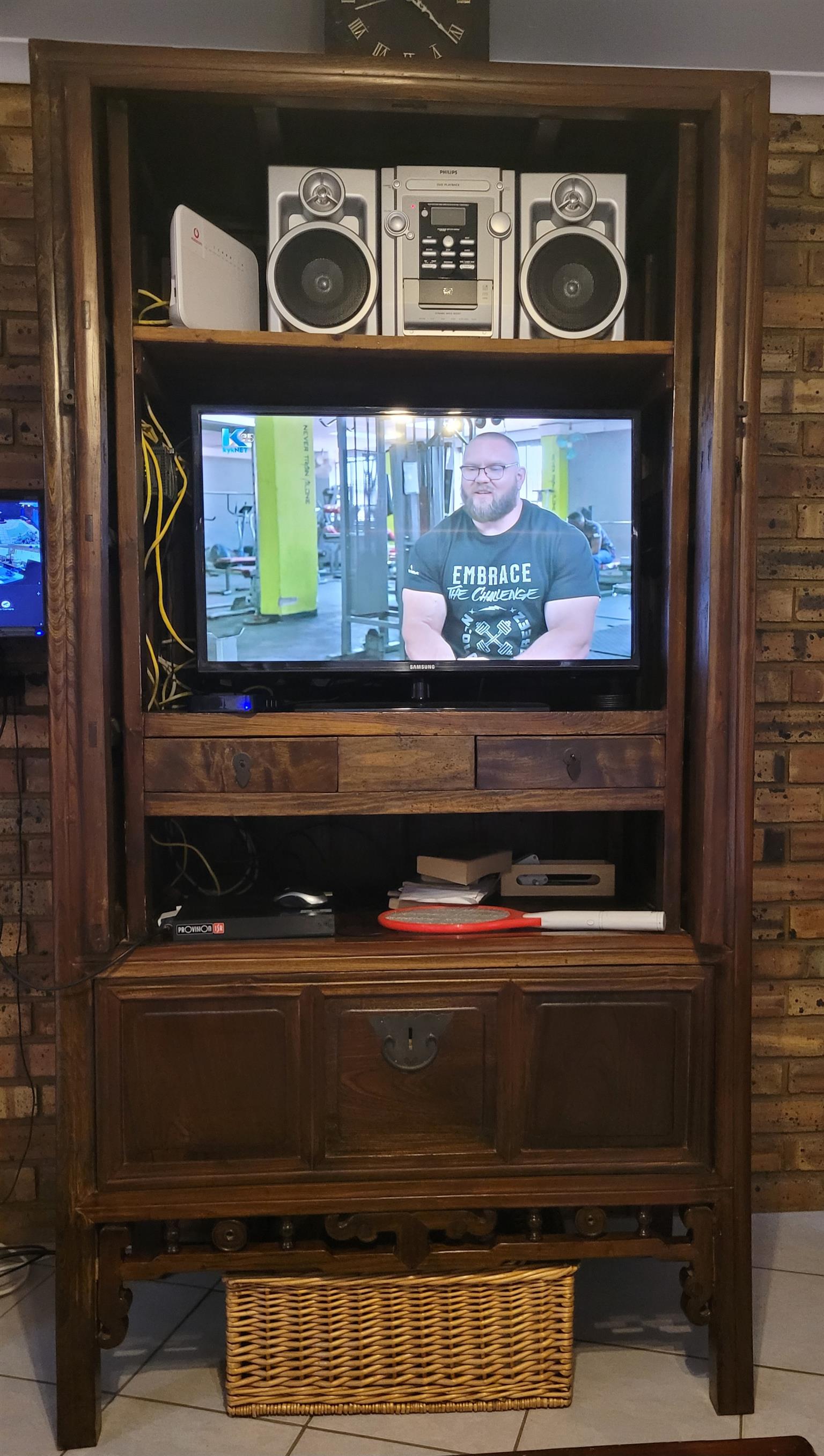 Furniture. Antique chinese tv/cabinet and coffee table