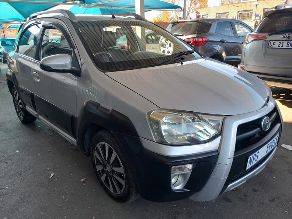 2016 TOYOTA ETIOS CROSS 1.5 MANUAL