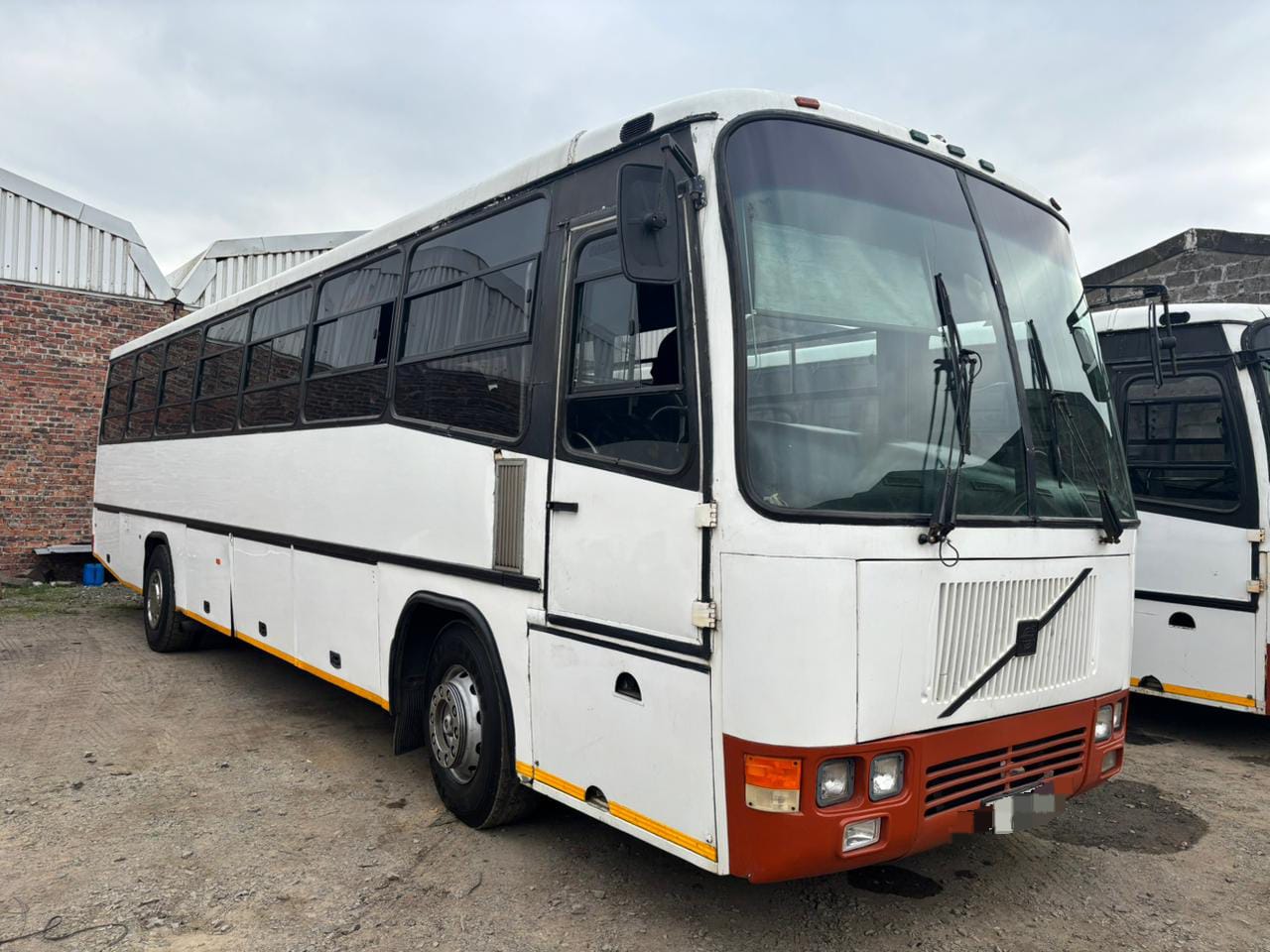 1999 Volvo b7 busses for sale 65 seater
