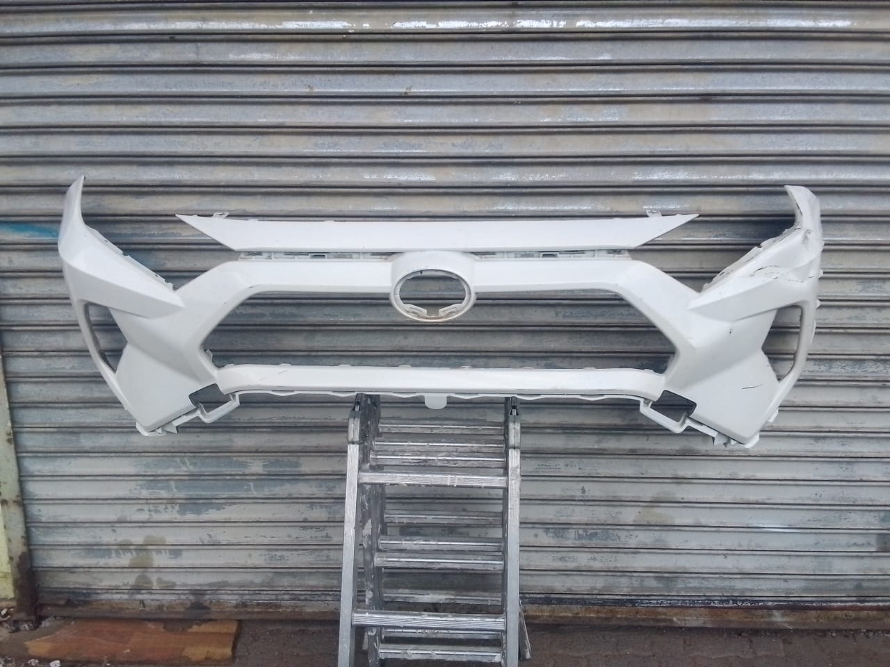 (2019-2023) TOYOTA RAV 4 FRONT BUMPER FOR SALE - Private Seller
