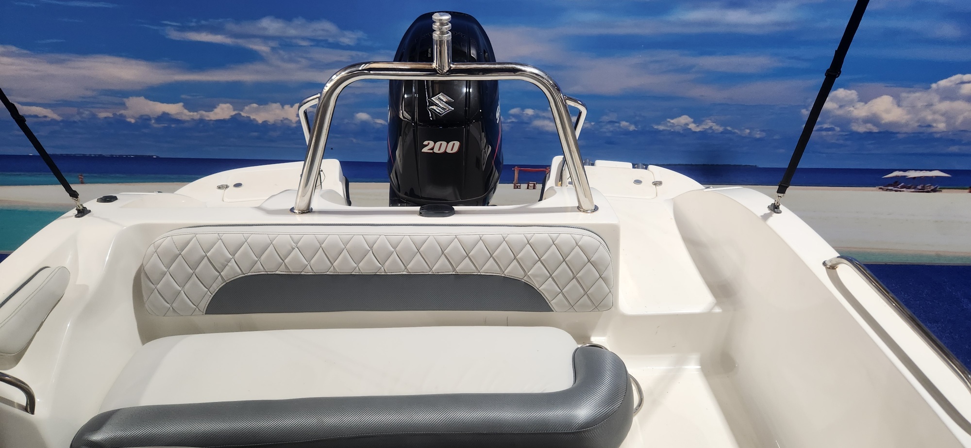 PAZZAZ 20 FT ON TRAILER 200 HP SUZUKI 4 STROKE 2015 MODEL