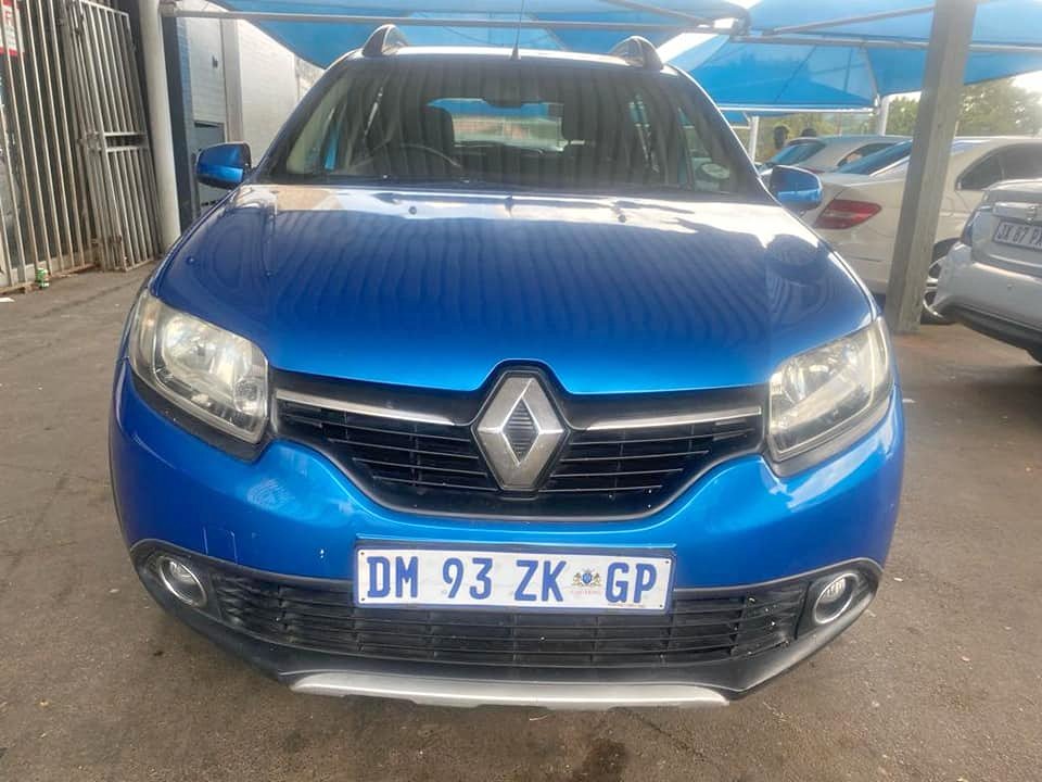 2015 RENAULT SANDERO T900