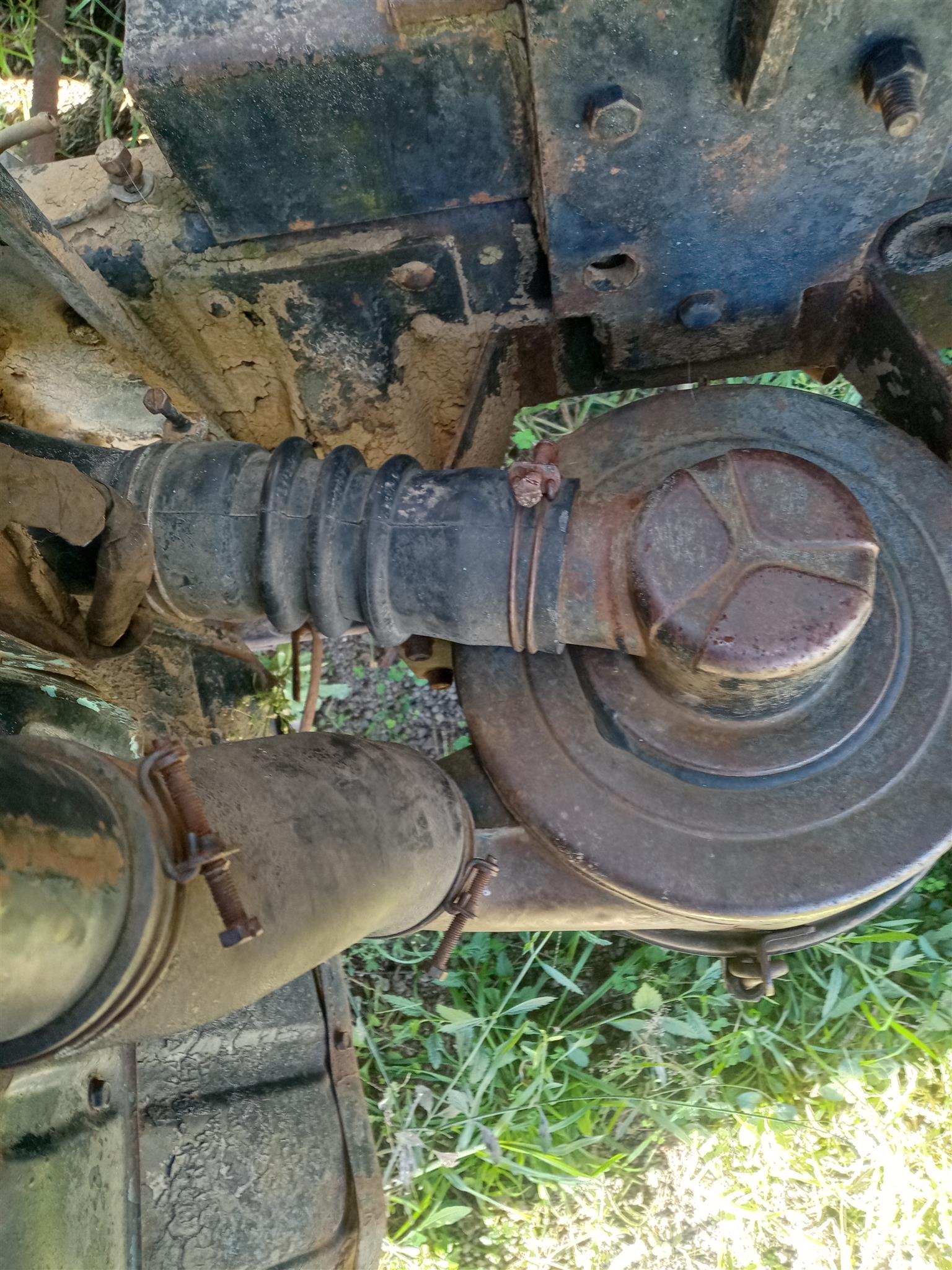 I am selling BMW dolfin 1995 model parts from my car - Private Seller