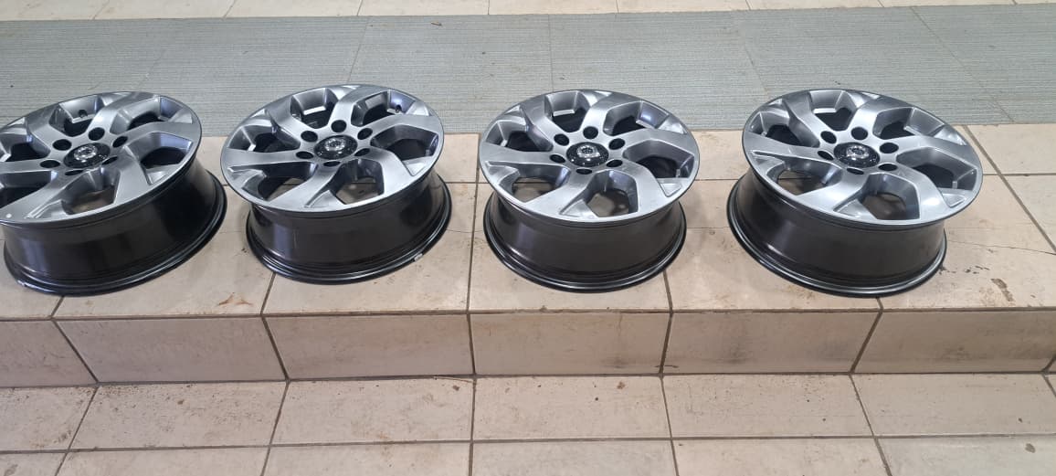 17inch GWM  mags  like new - Private Seller