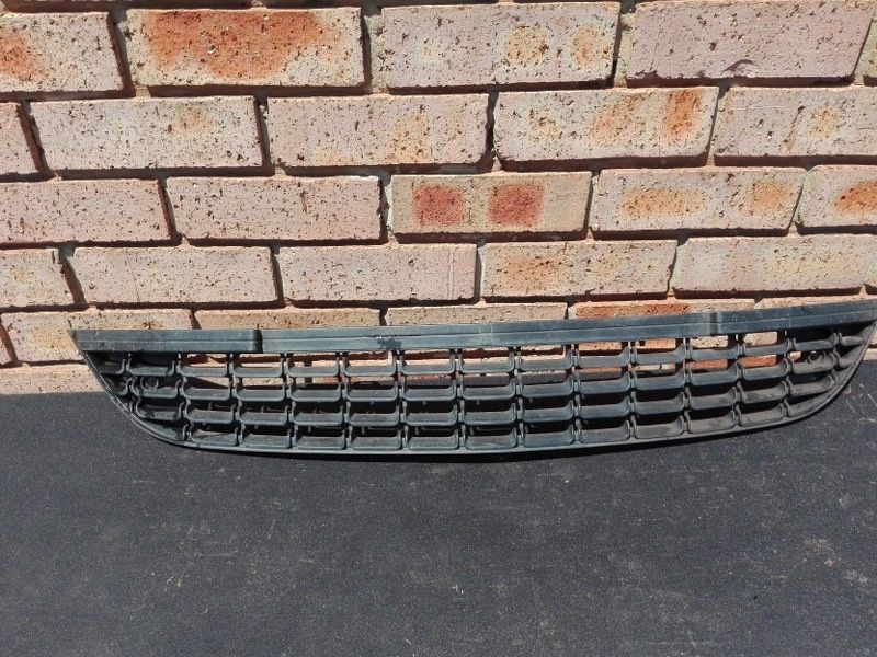 Opel Astra J Bumper grill - Private Seller Opel Astra J Bumper grill - Private Seller