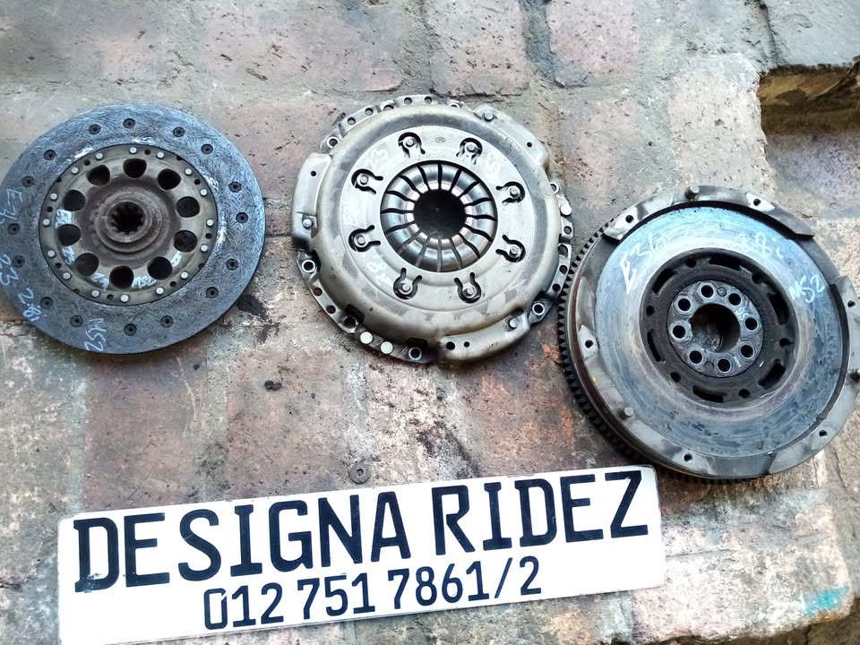 BMW E36 2.8I M52 CLUCH PLATEPRESSURE PLATE & FLY WHEEL - Private Seller BMW E36 2.8I M52 CLUCH PLATEPRESSURE PLATE & FLY WHEEL - Private Seller