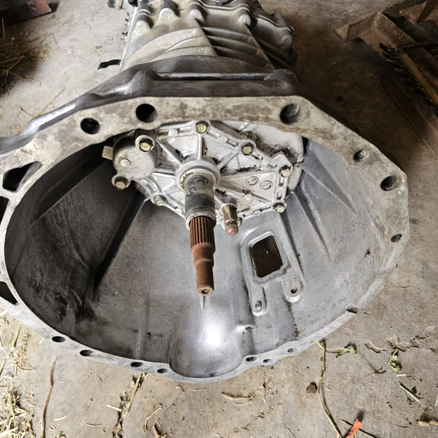 Nissan 1 Tonner Gearbox v6 4x2 - Private Seller Nissan 1 Tonner Gearbox v6 4x2 - Private Seller