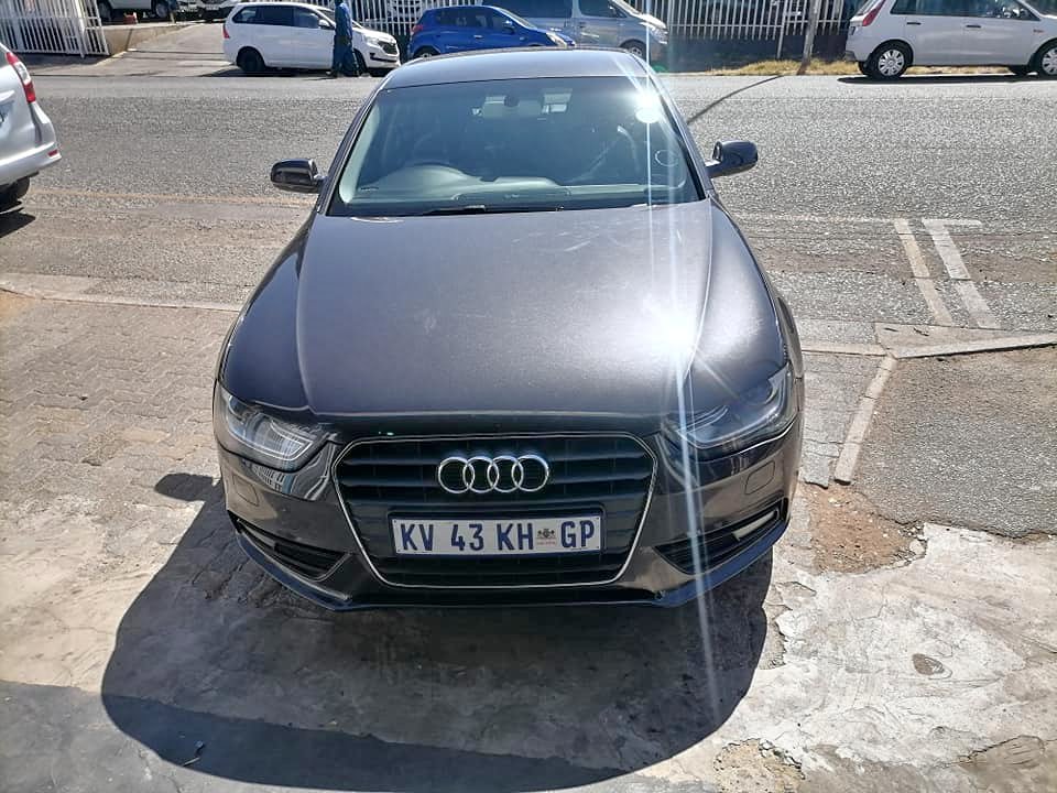 2014 Audi A4 2.0 TDI Sedan Automatic with a leather seat and Spare key