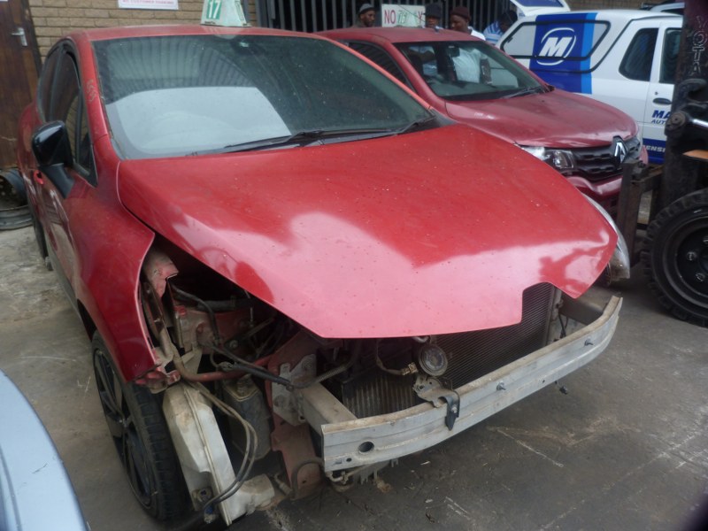 Renault Clio IV 900T Manual H4B - 2015 SPARESBOYZ STRIPPING FOR SPARES - Private Seller Renault Clio IV 900T Manual H4B - 2015 SPARESBOYZ STRIPPING FOR SPARES - Private Seller