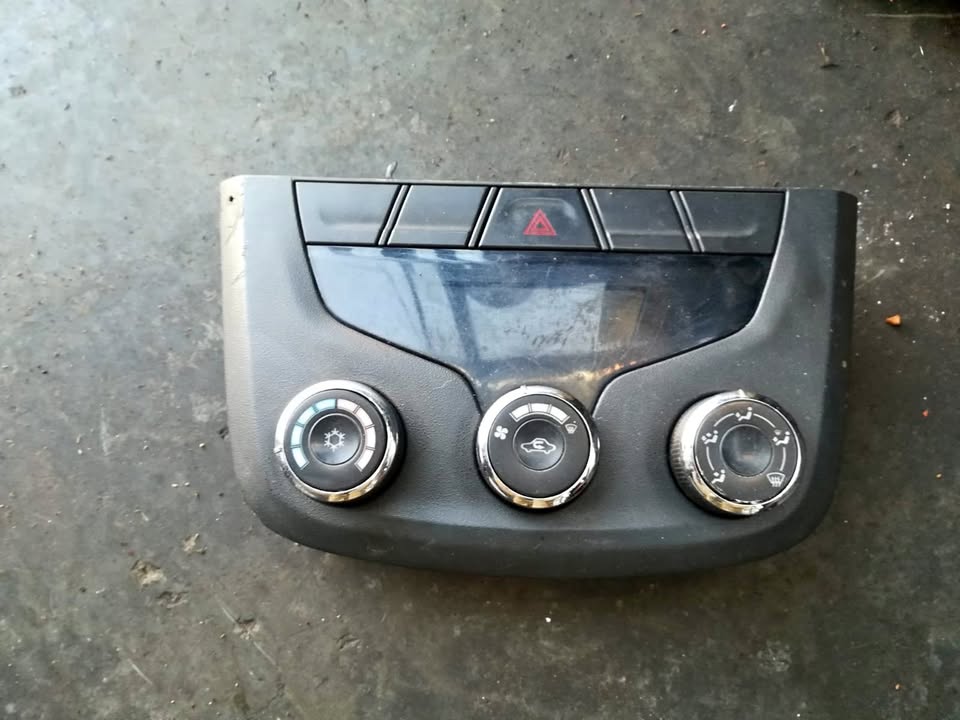2014-2015 CHEVROLET UTILITY ELECTRONIC CLIMATE CONTROL SWITCHES - Private Seller