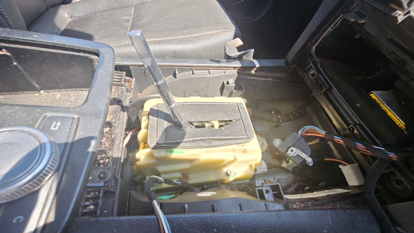 Mercedes C200 CGI gear selector used for sale - Private Seller Mercedes C200 CGI gear selector used for sale - Private Seller