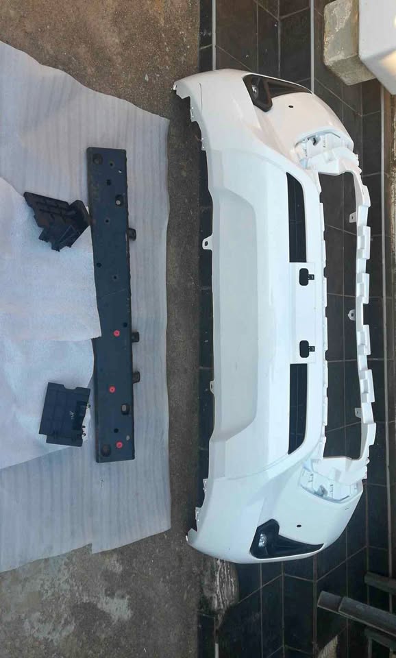 Toyota hilux GD6 FRONT Bumper 2021 to 2024 4x4 or high rider - Private Seller Toyota hilux GD6 FRONT Bumper 2021 to 2024 4x4 or high rider - Private Seller