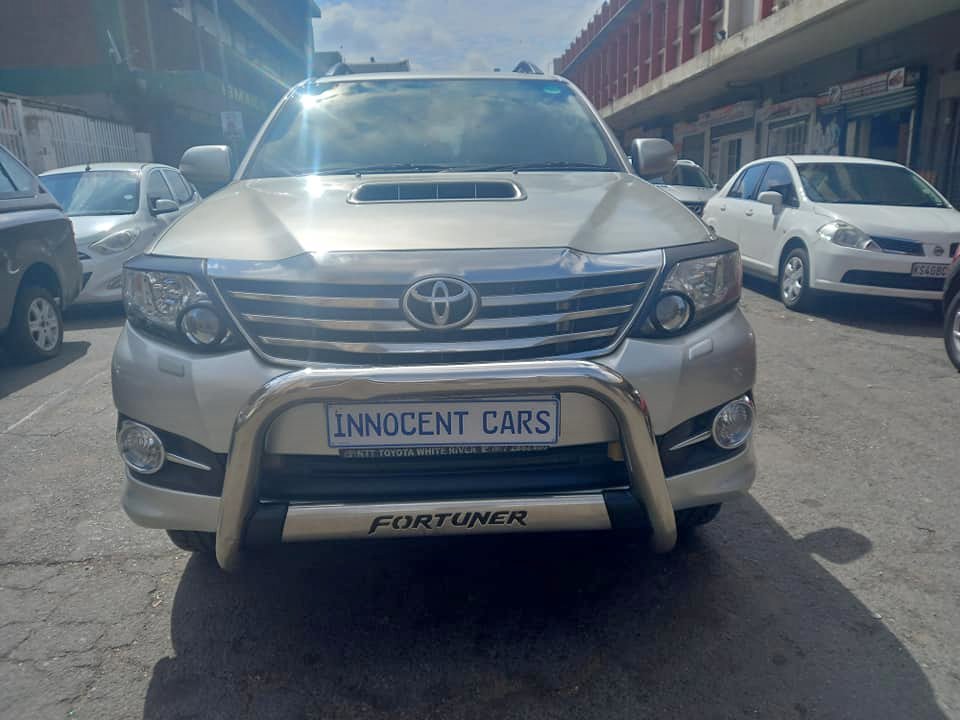 2014 TOYOTA FORTUNER 3.0 D4D DIESEL, 4X4 AUTOMATIC TRANSMISSION, SILVER COLOUR, 105000KM,