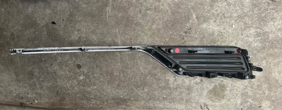 Toyota Land Cruiser 300 Rear Right Bumper Cover - Private Seller Toyota Land Cruiser 300 Rear Right Bumper Cover - Private Seller