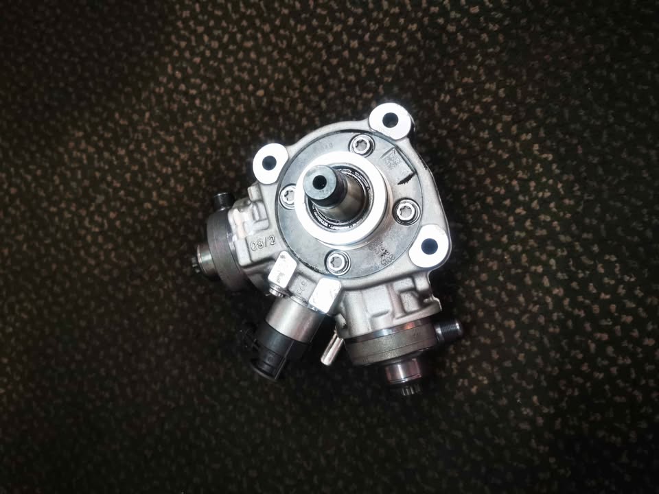 Genuine Bosch High Pressure Diesel Fuel Injector Pump - Private Seller