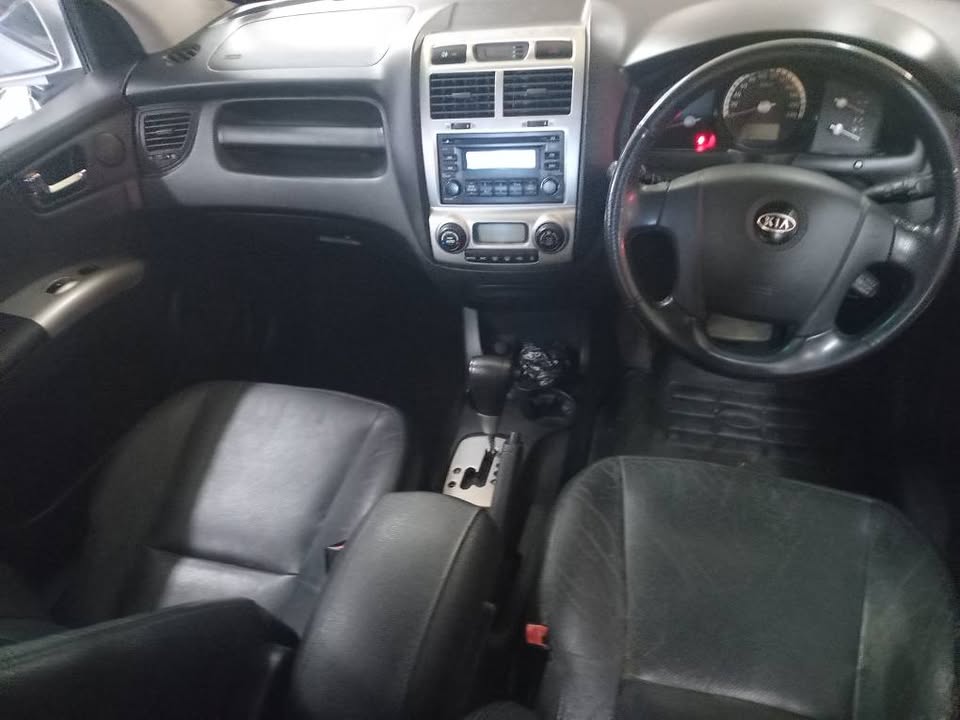2006 Kia Sportage V6 4x4 Automatic, Silver Service book 127,000km