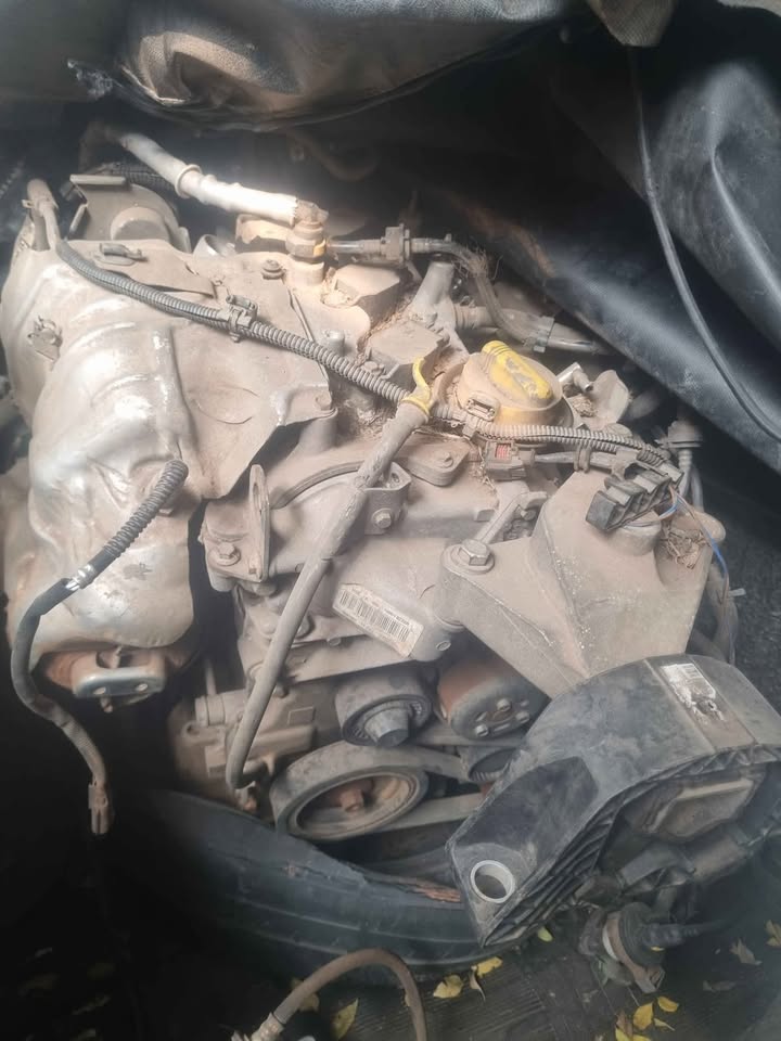Nissan Np200 Engine 1.6 Aircon with it gearbox